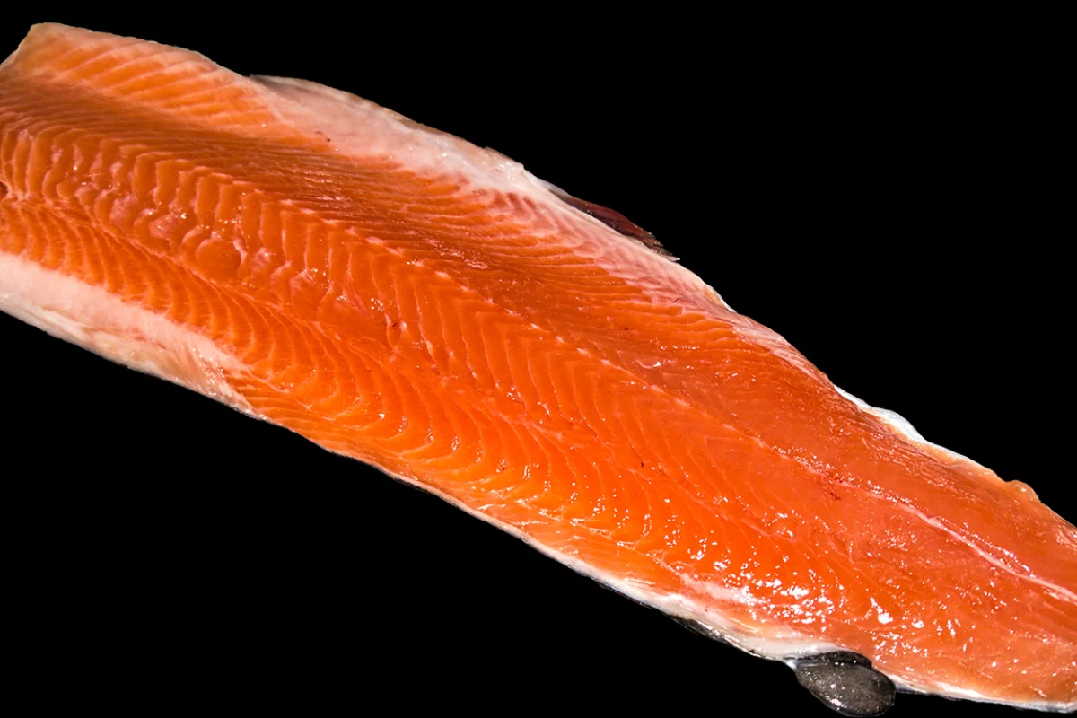 Surowy filet rybny